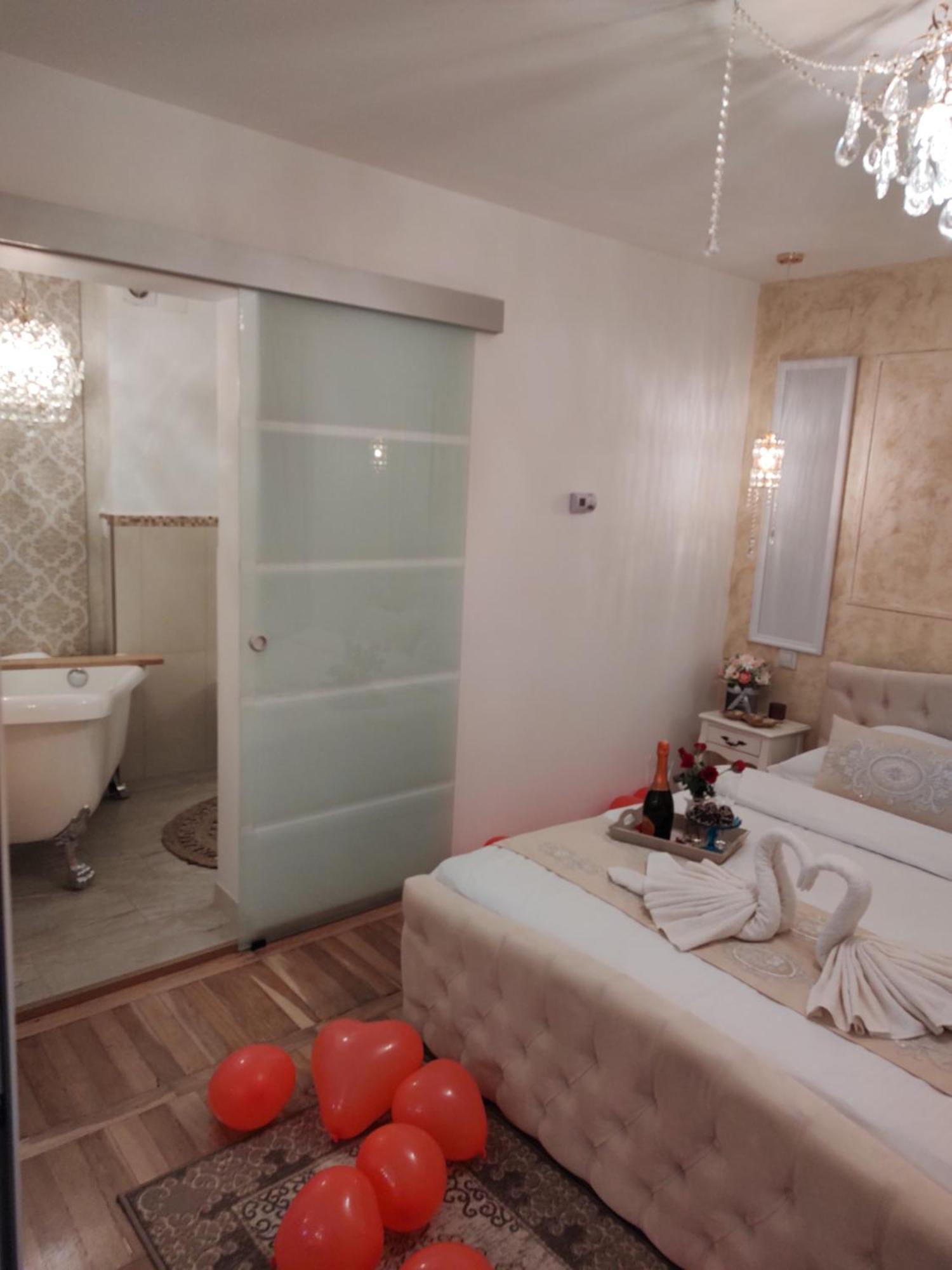 Ferienwohnung Penthouse Luxury Resita Exterior foto